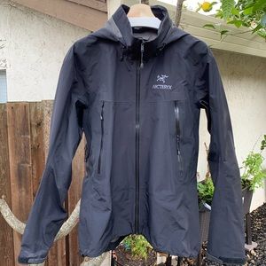 ARC’TERYX BETA SL Waterproof Hardshell Jacket